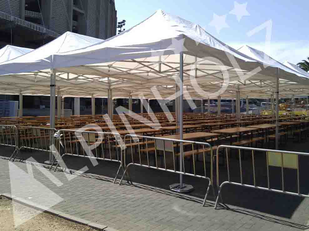 Lloguer de bancs plegables i taules plegables de fusta