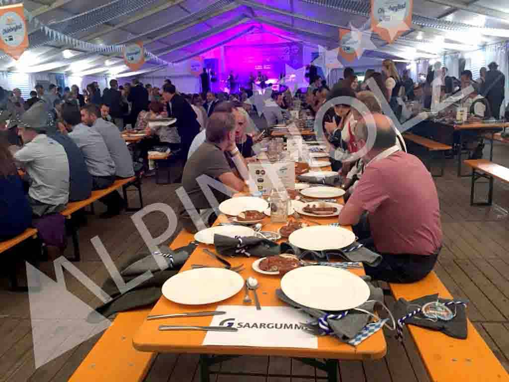 Lloguer de taules plegables cerveseres