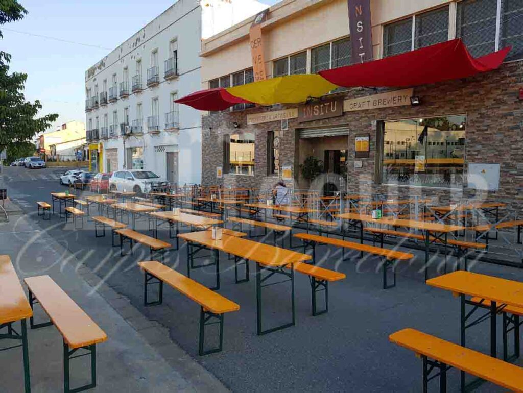 Taules plegables per festes