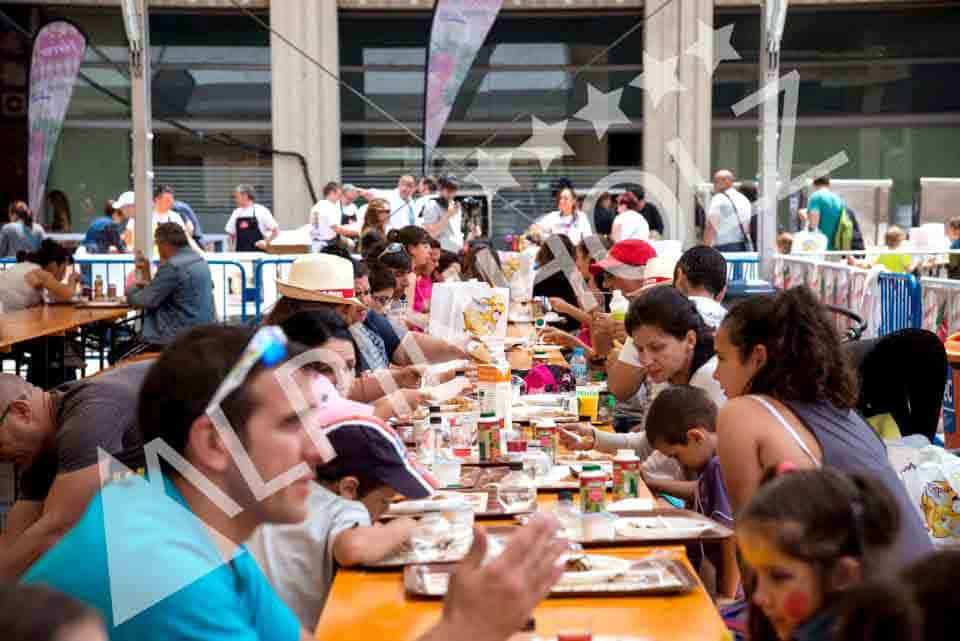 Bancs i taules de lloguer per a esdeveniments