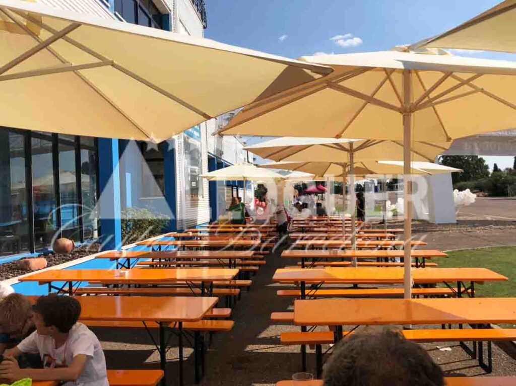Taules plegables per food trucks